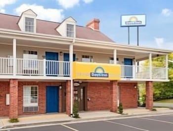 Days Inn By Wyndham Auburn Exterior photo